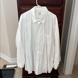 Pronto Uomo White Dress Shirt with Long Sleeves and Pointed Collar